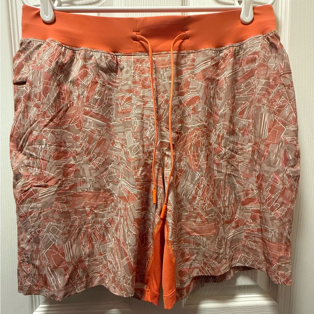 Lululemon Men’s T.H.E. Training Short 7’’ Linerless - L - Orange Print Shorts